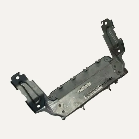 Подушка безопасности коленная Mitsubishi